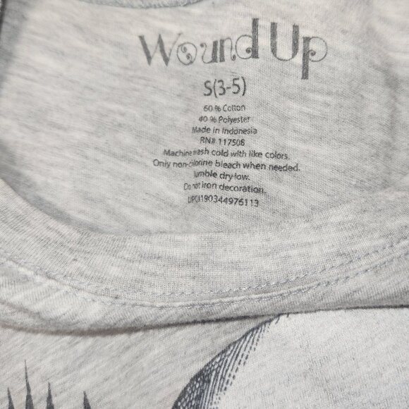 Wound Up graphic Tee, Grey with roses and skull in size small - Picture 12 of 12